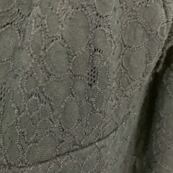 Lulu’s M Ruffled Neck Lace Bodycon Dress - Picture 6 of 13